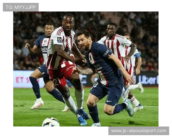 拉什福德单刀面对门将冷静挑射得分——为足球梦想加冕